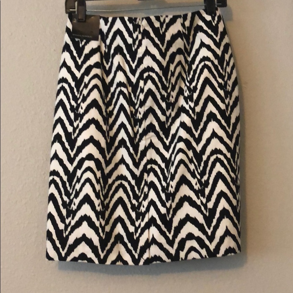 Skirt - Picture 2 of 4